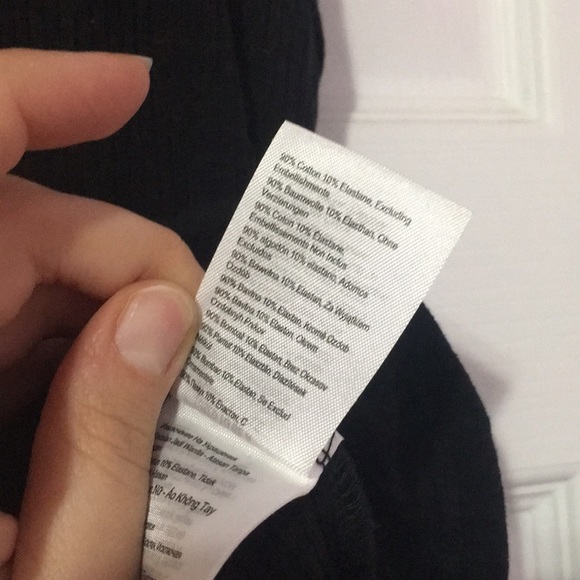 Basic black tank top - Picture 4 of 4